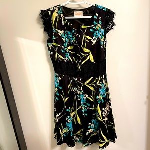 MODCLOTH flower print dress- button up front - lace detail.